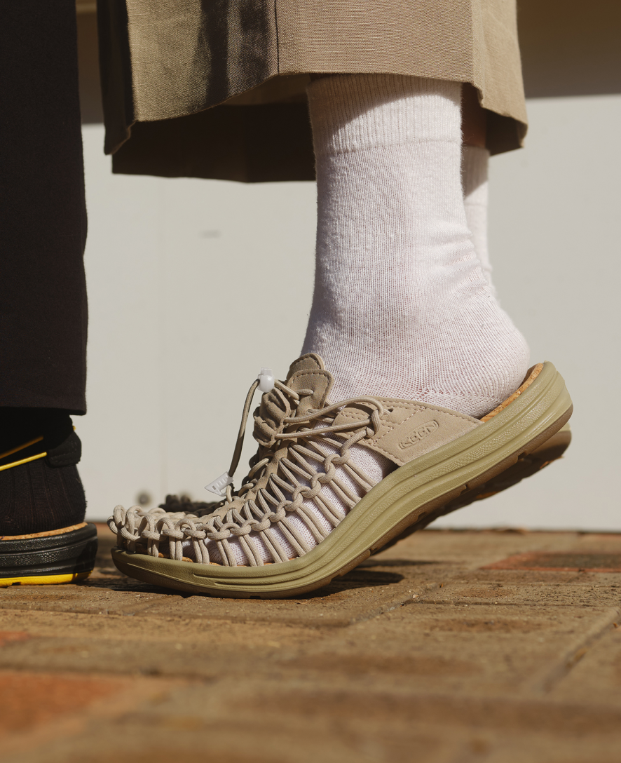 All Gender UNEEK II Convertible | Black/Jolly Green