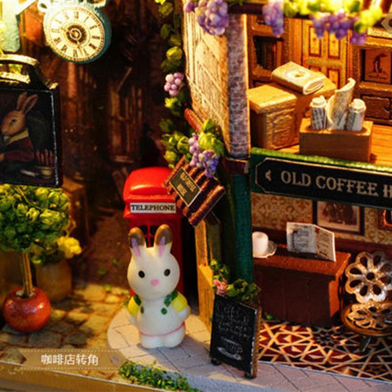 Box Theatre Dollhouse