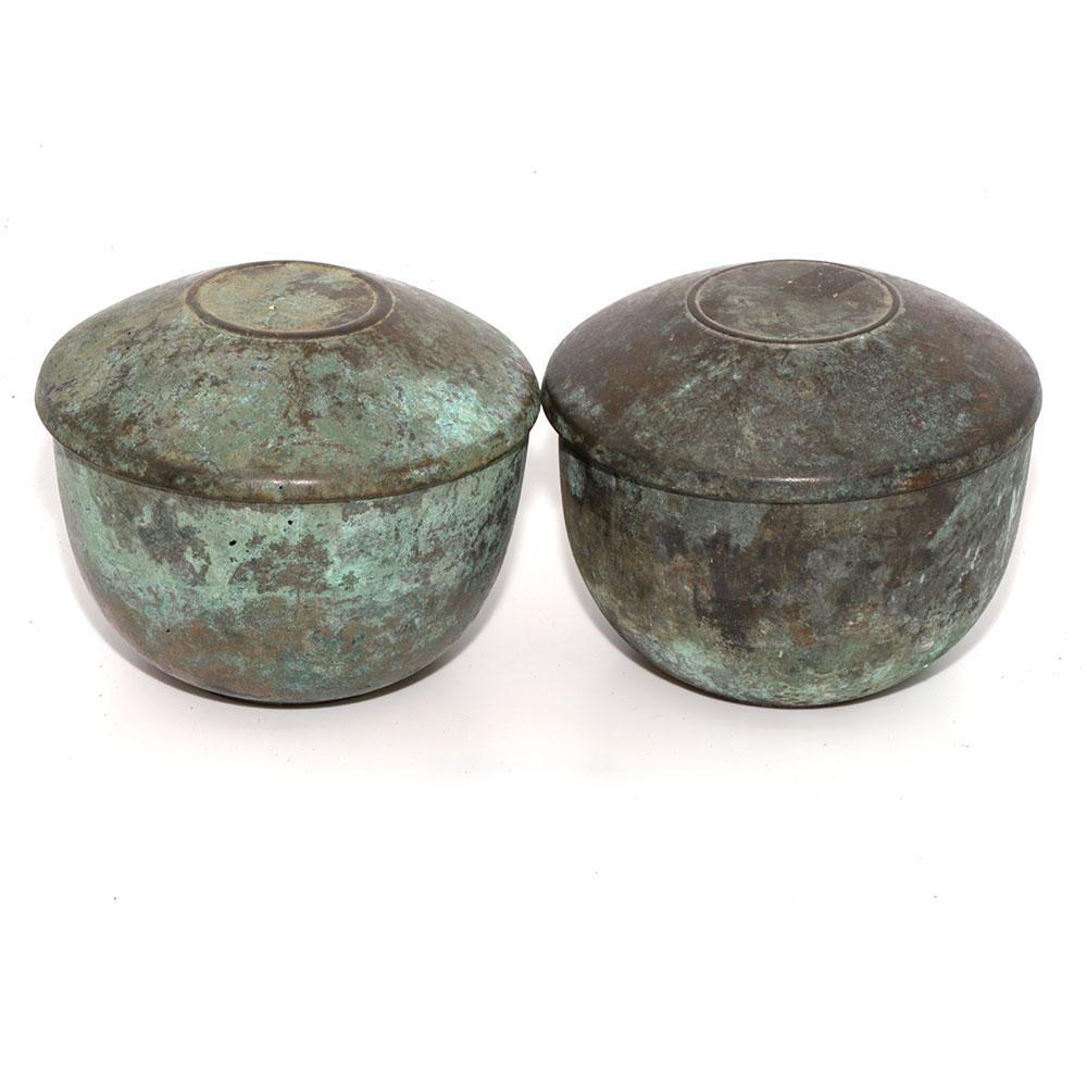 Ein Paar bronzene Deckelschalen aus der Tang-Dynastie, ca. 618 - 906 n. Chr.