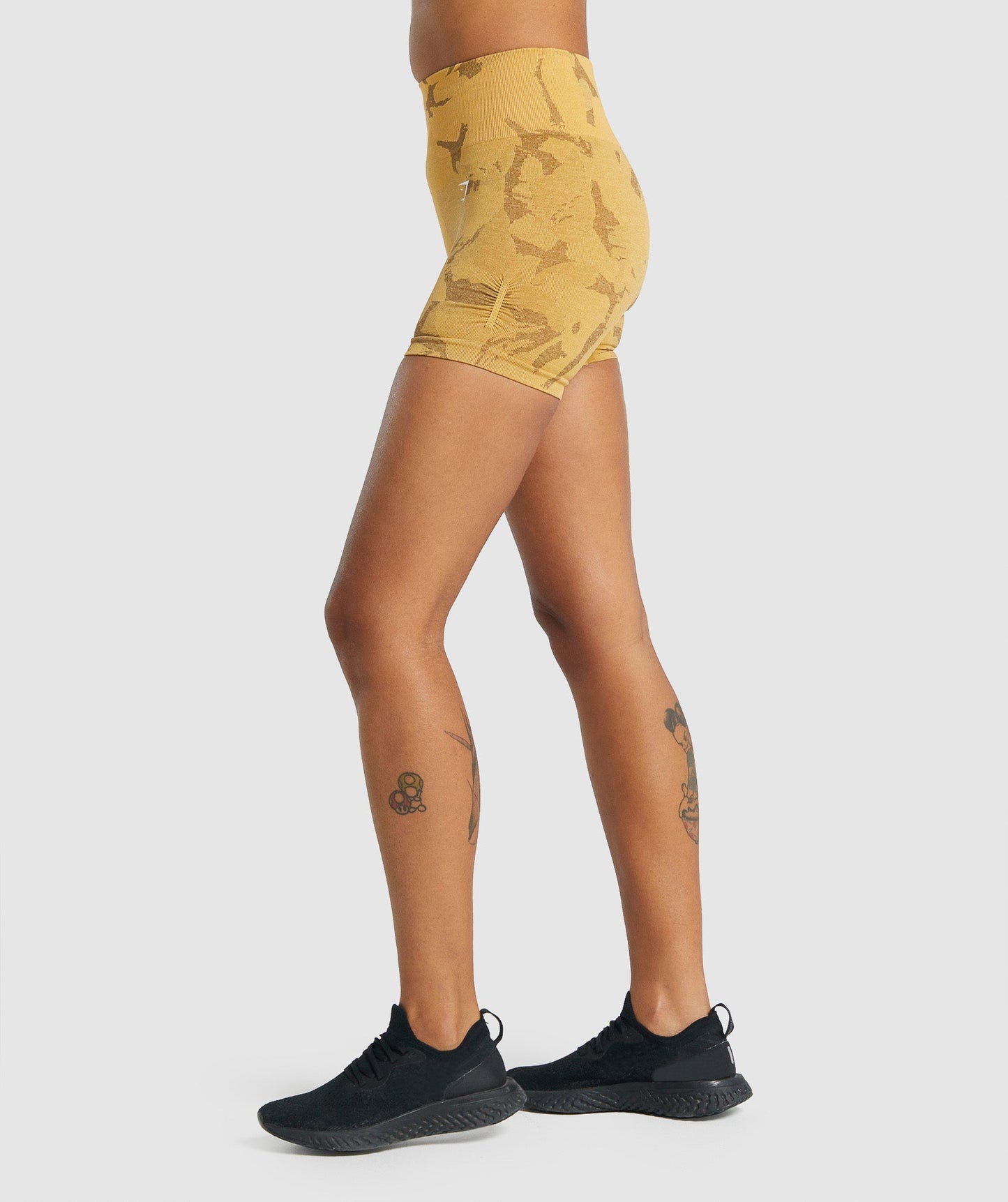 Gymshark Adapt Camo Seamless Shorts - Savanna | Gelb