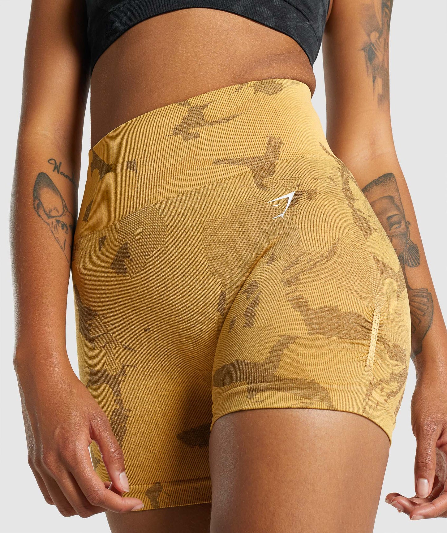 Gymshark Adapt Camo Seamless Shorts - Savanna | Gelb
