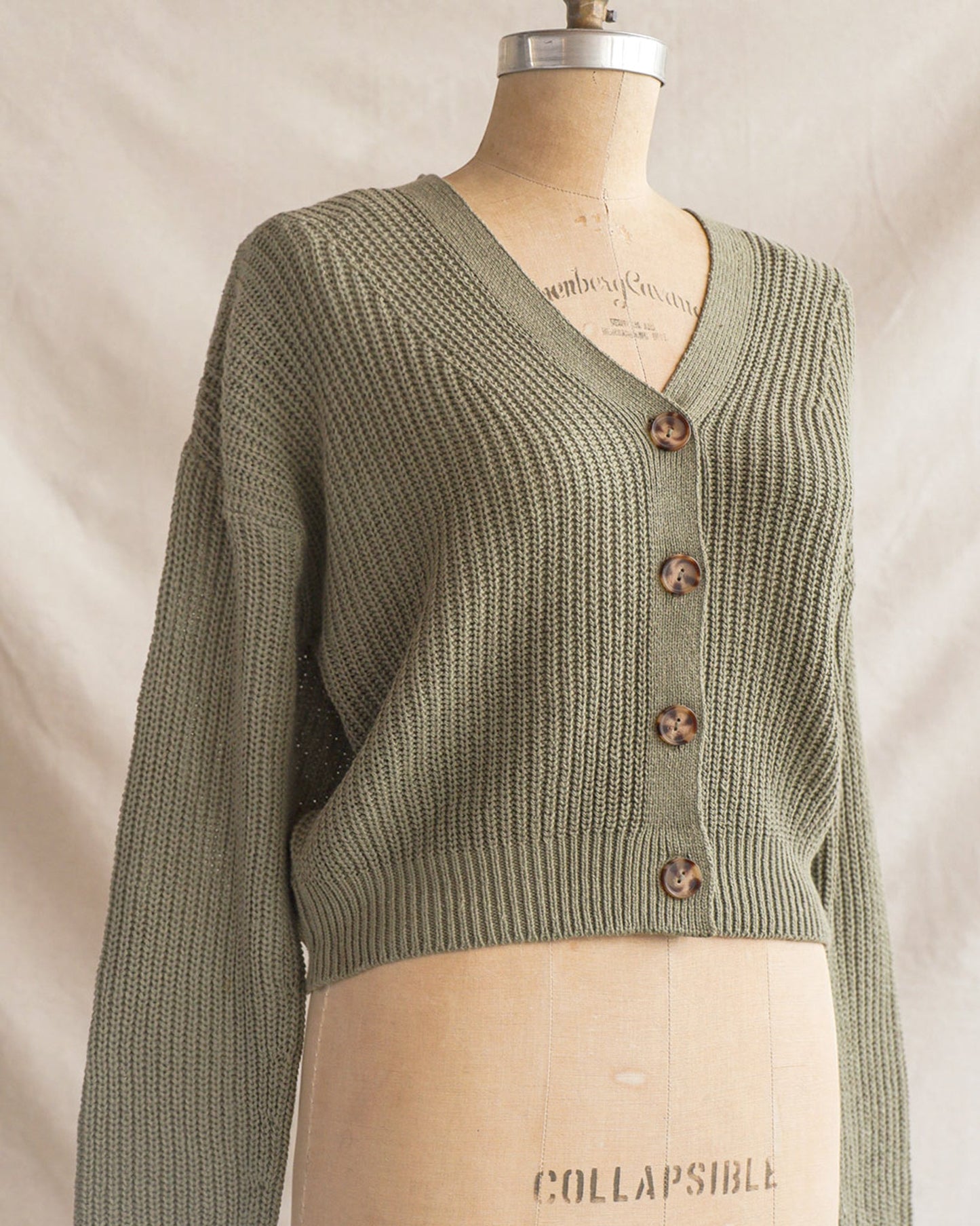 Strickjacke aus Crushed Basilikum