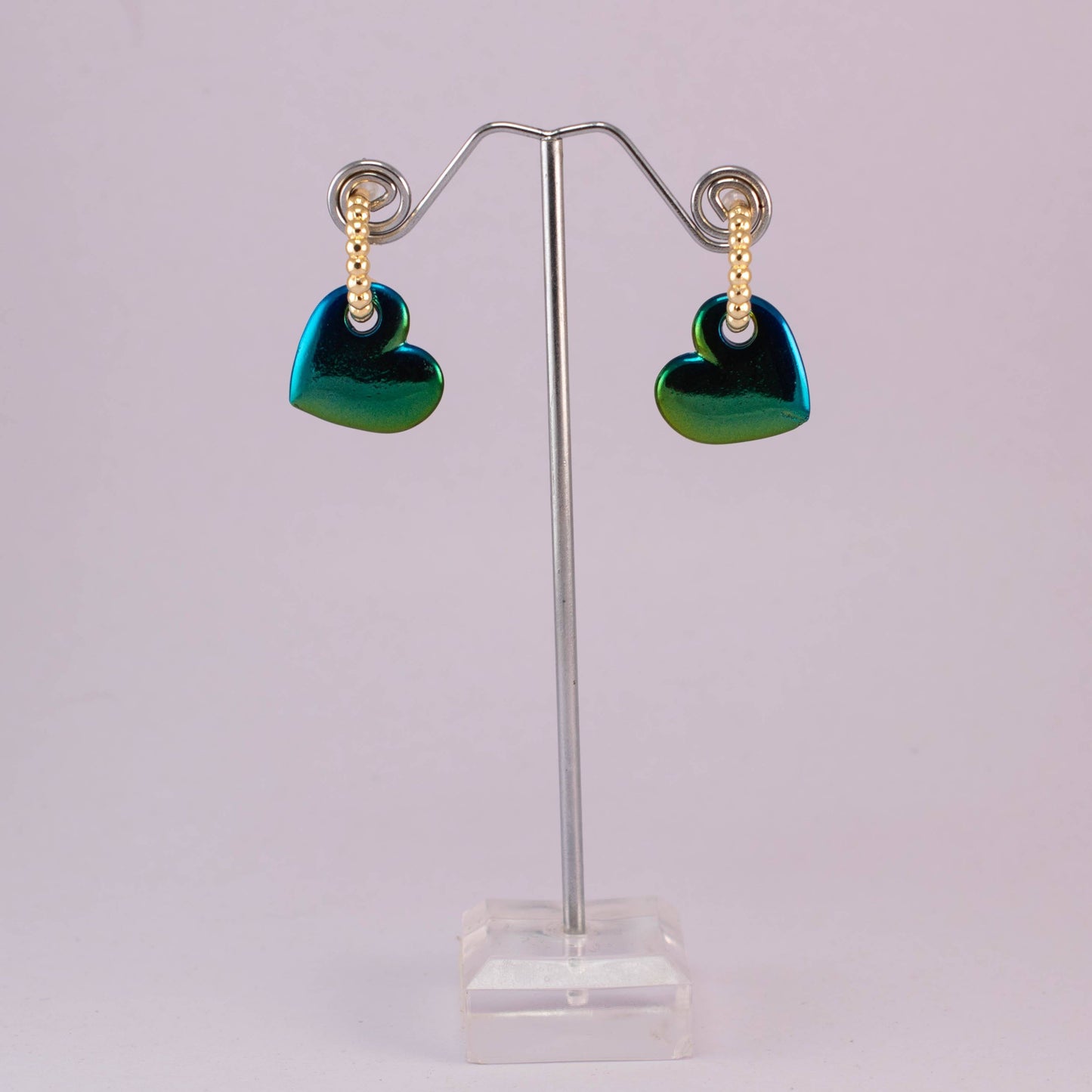 जीवंत हृदय बालियाँ