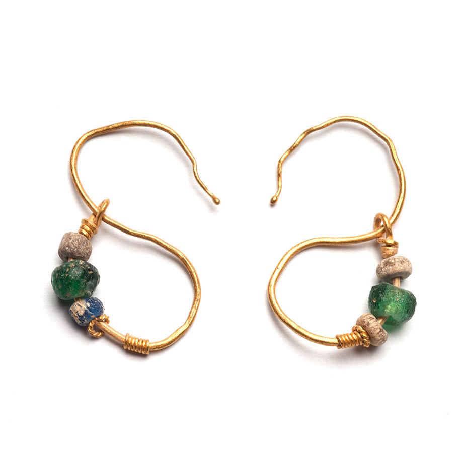 Ein Paar ägyptische Goldohrringe, Römerzeit, ca. 1. Jahrhundert v. Chr. – 2. Jahrhundert n. Chr.