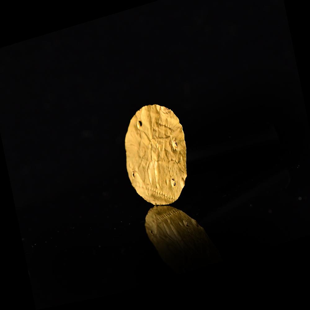 Eine griechische Goldplakette eines Kriegers, hellenistische Periode, ca. 3. - 1. Jahrhundert v. Chr.