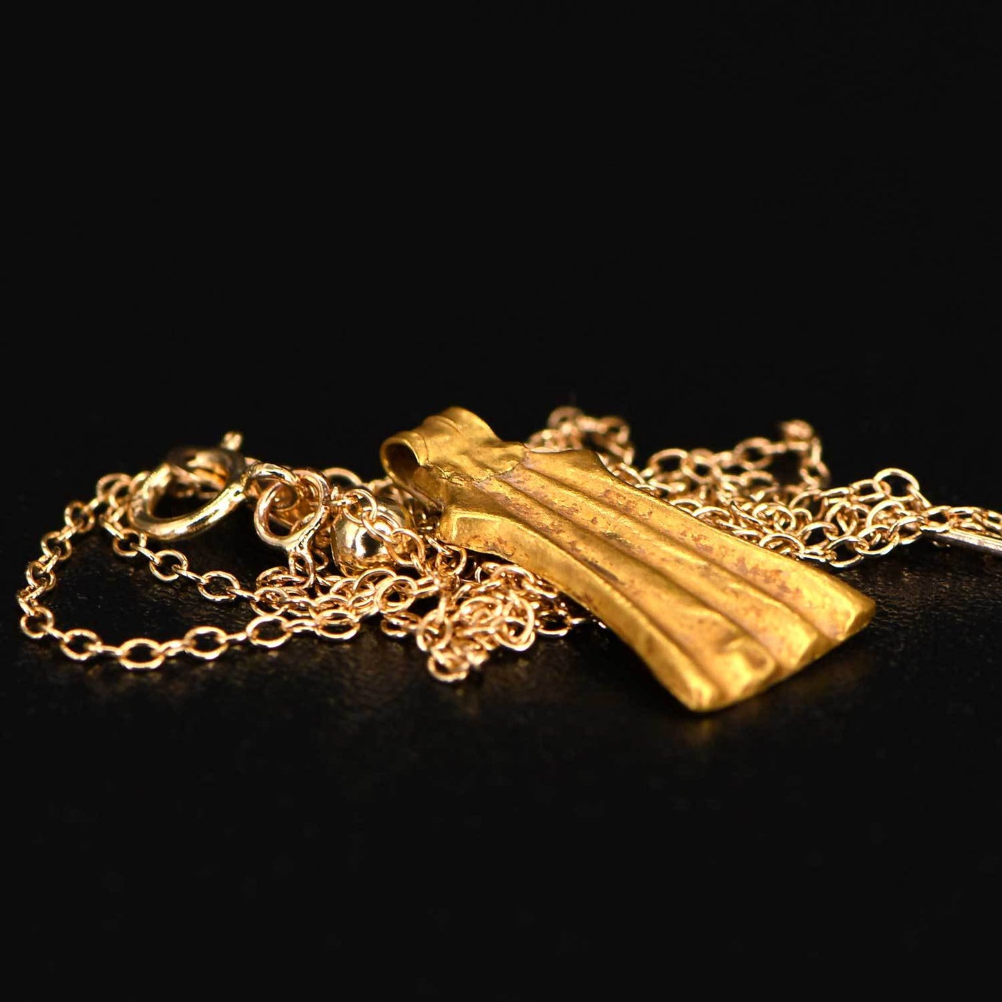 ایک فارسی سونے کا لاکٹ ، اچیمینیڈ پیریڈ ، سی اے 550 - 330 قبل مسیح