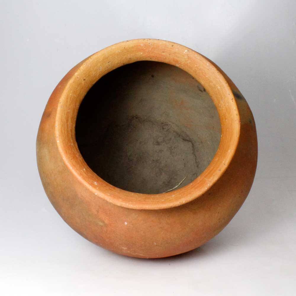 Ein großes Terrakottagefäß aus dem Nahen Osten, Achämenidenzeit, ca. 550 -330 v. Chr.