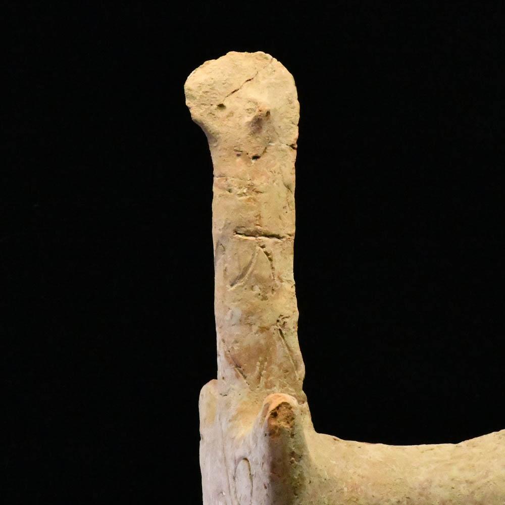 ایک بڑی املاش ٹیراکوٹا زومورفک کواڈروپڈ ، سی اے۔ ابتدائی یکم ہزاریہ قبل مسیح