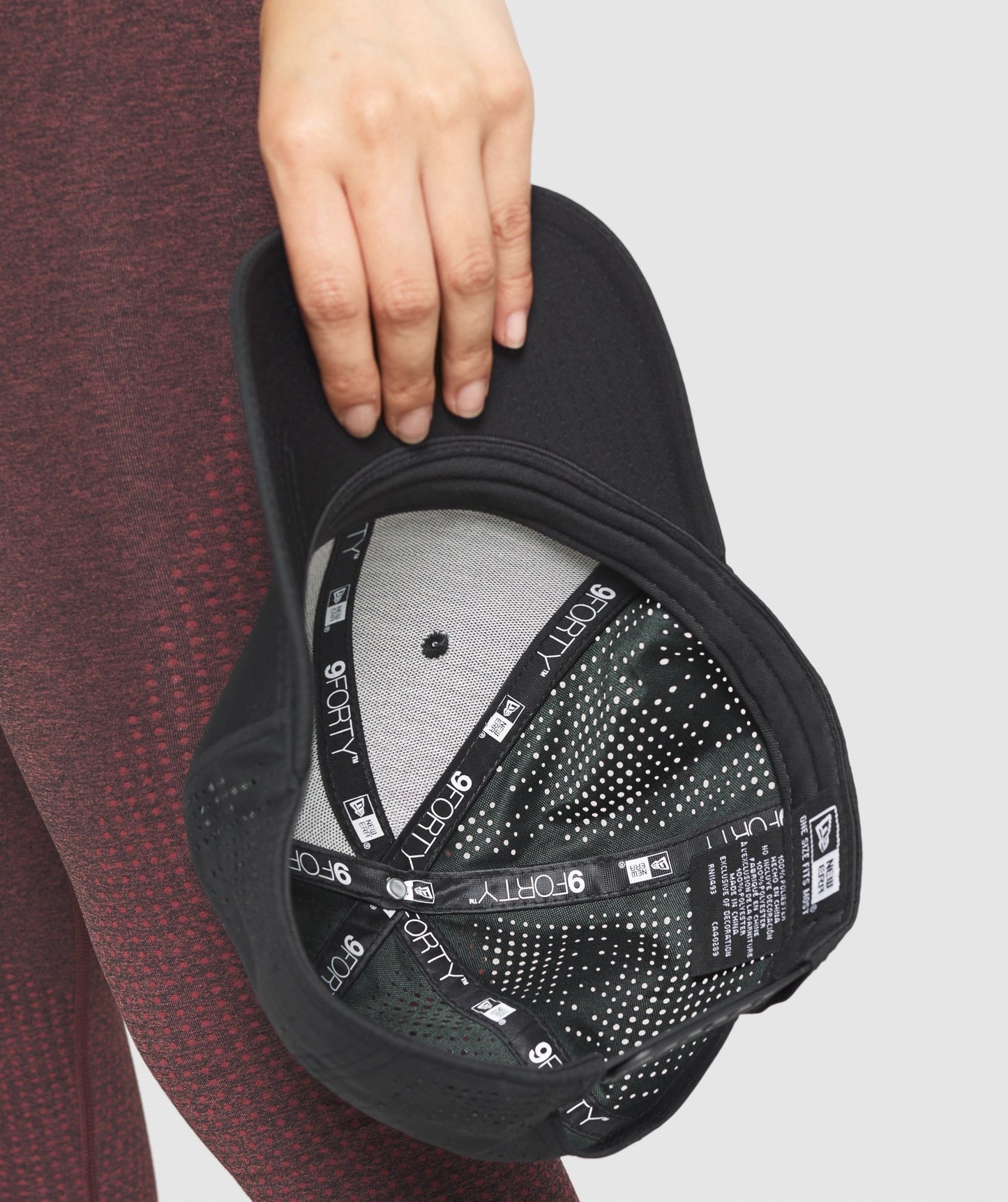 Gymshark New Era GS 9forty Mesh Snapback - Schwarz