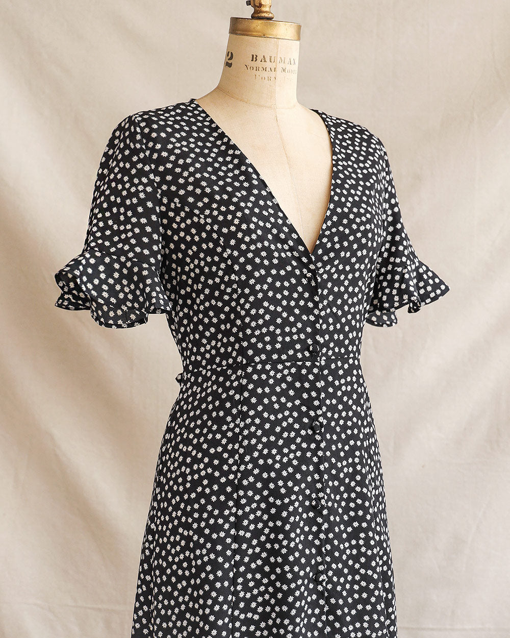 Kleid mit Gänseblümchenmuster