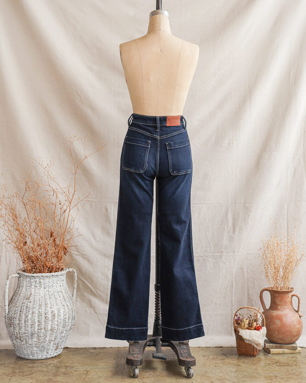 Sloane Jeans in dunkler Waschung