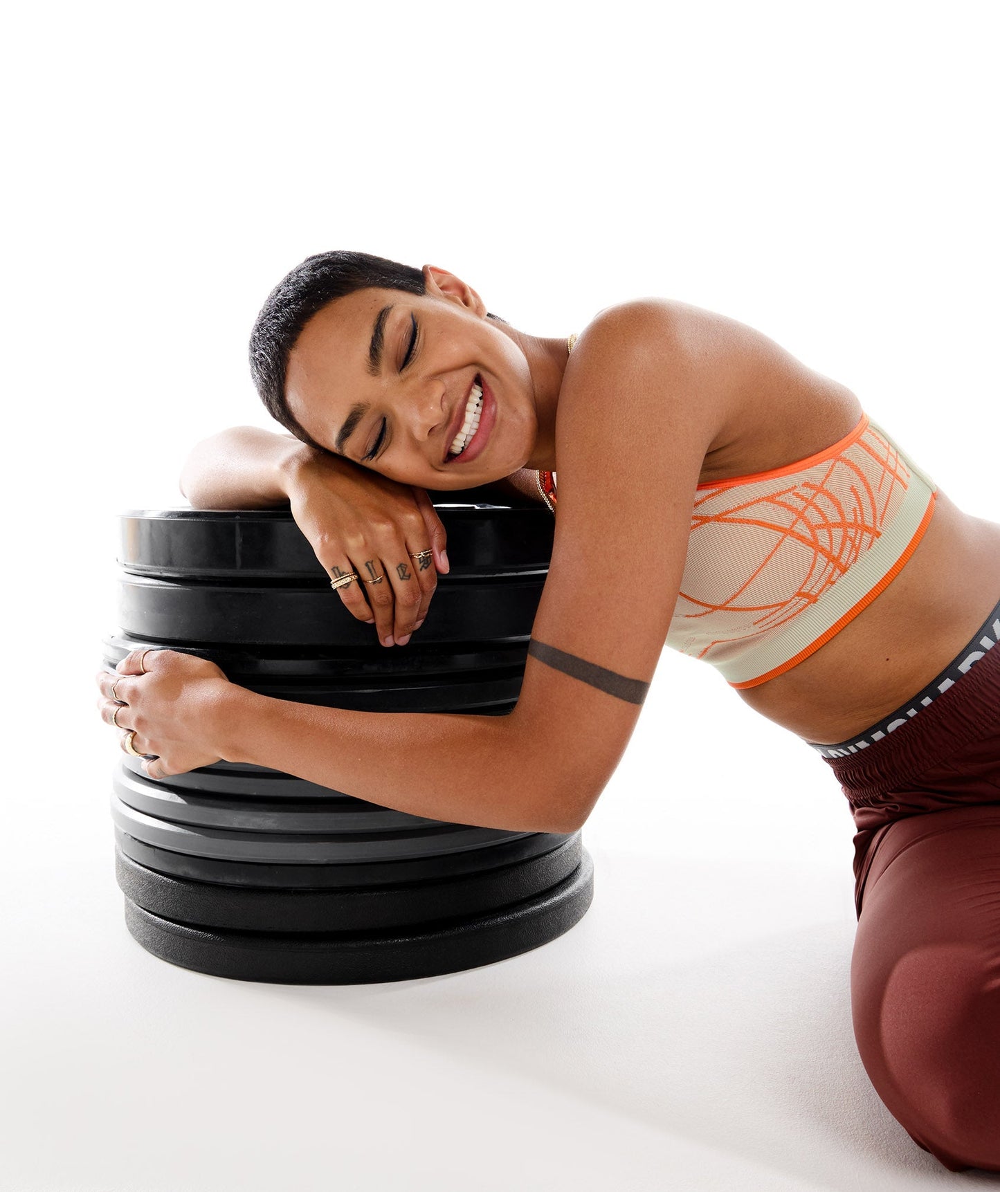 जिमशार्क wtflex रैखिक सीमलेस स्पोर्ट्स ब्रा - कंकड़ ग्रे/नारंगी/नारियल सफेद