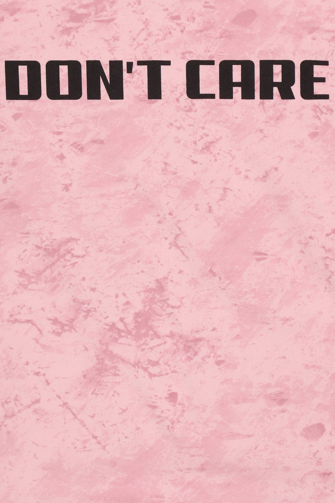 منی واقعی میں بائیکر شارٹ سیٹ کی پرواہ نہیں کرتا - گلابی