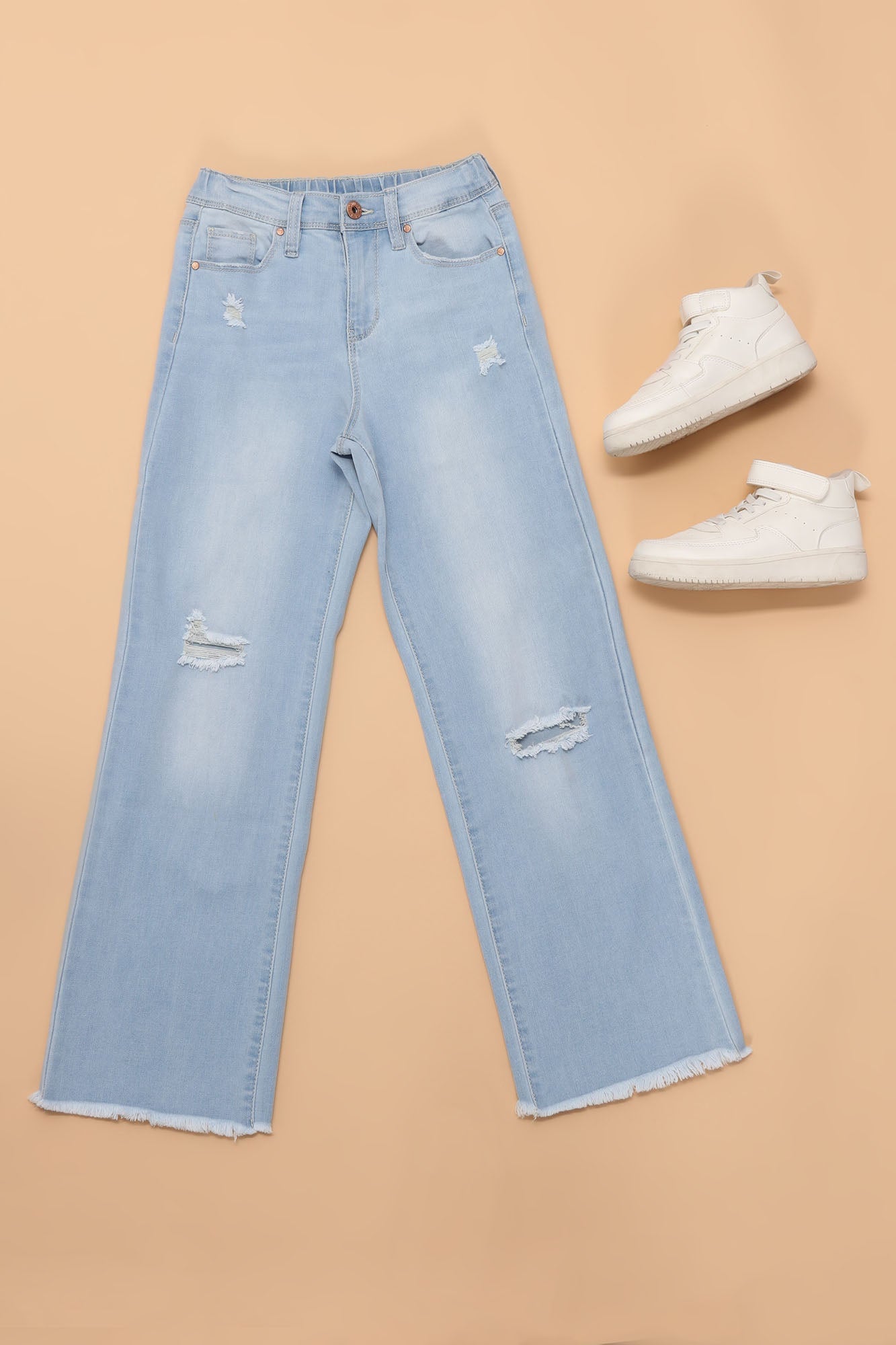 Mini gehen zu zerrissener Jean - hellblaues Waschen