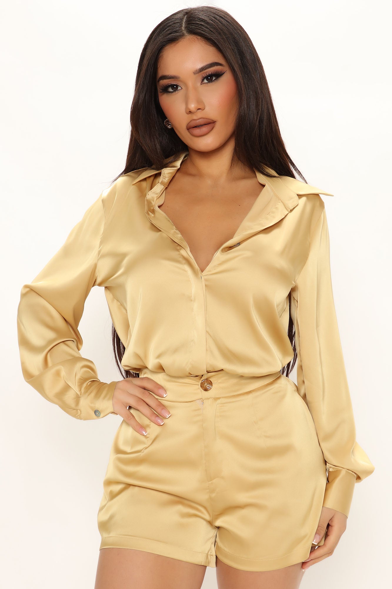 آفس کا پسندیدہ ساٹن شارٹ سیٹ - سونا