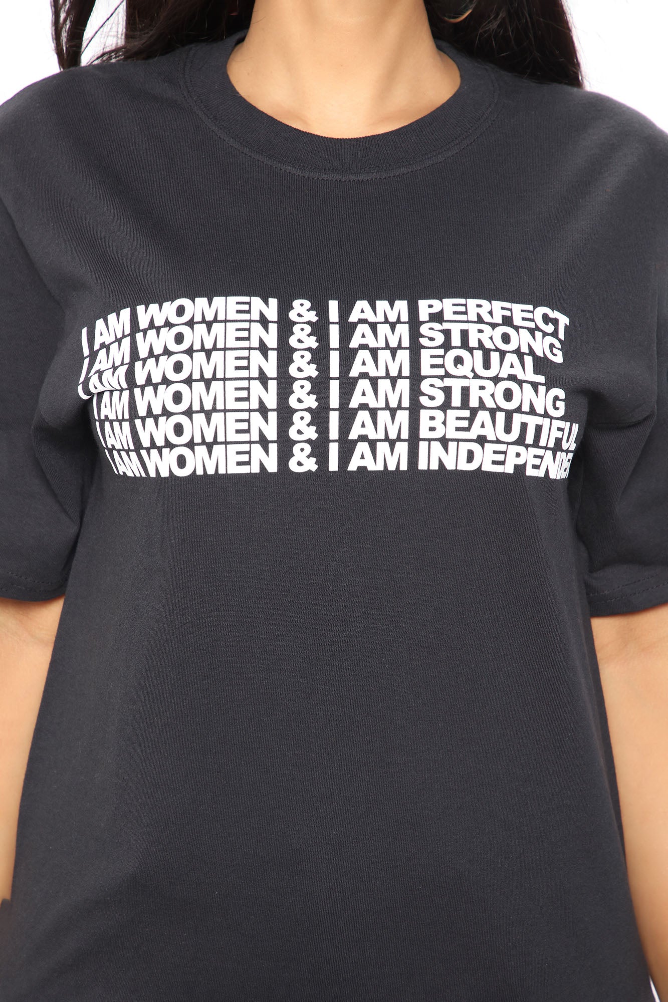 یہاں مجھے دہاڑ ٹی - سیاہ