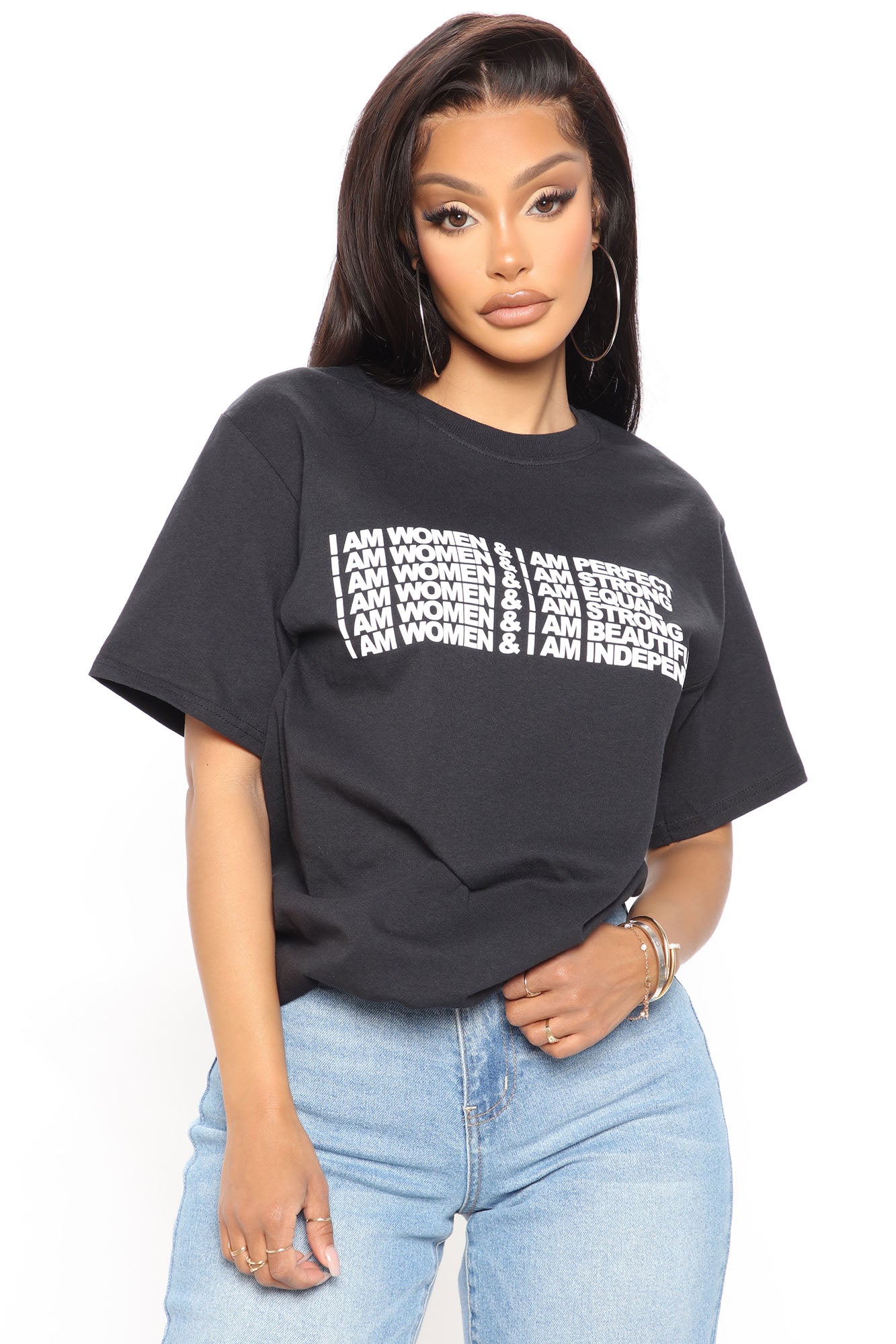 یہاں مجھے دہاڑ ٹی - سیاہ