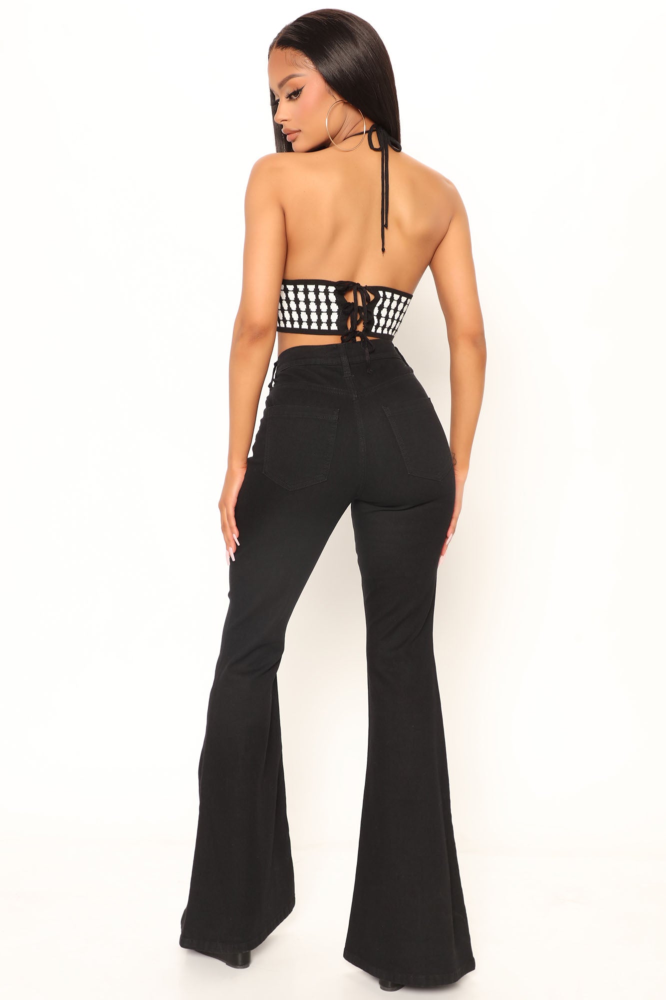 وائلڈ روح سویٹر ہالٹر ٹاپ - سیاہ/سفید