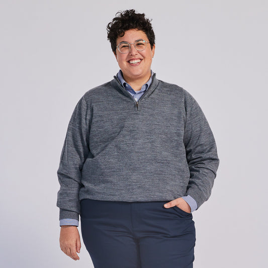 Der graue Pullover mit Viertelreißverschluss von Frances