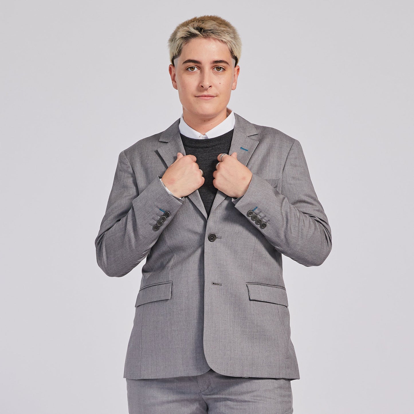 Der hellgraue Anzugblazer „Georgie“