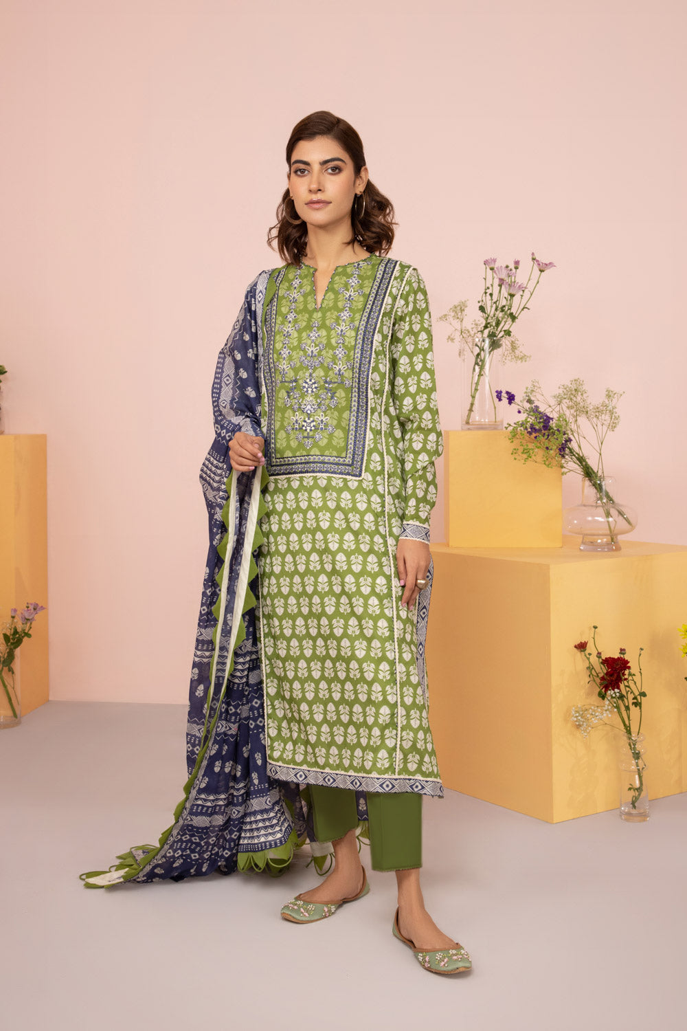 3 Piece- Embroidered Lawn Suit