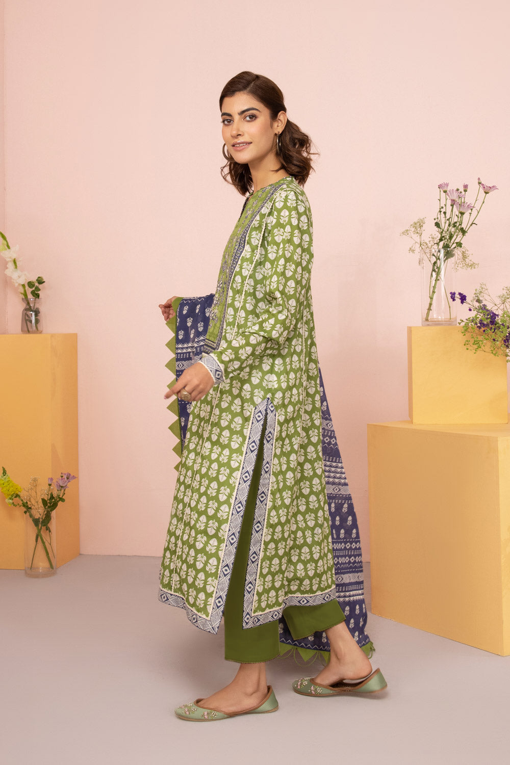 3 Piece- Embroidered Lawn Suit