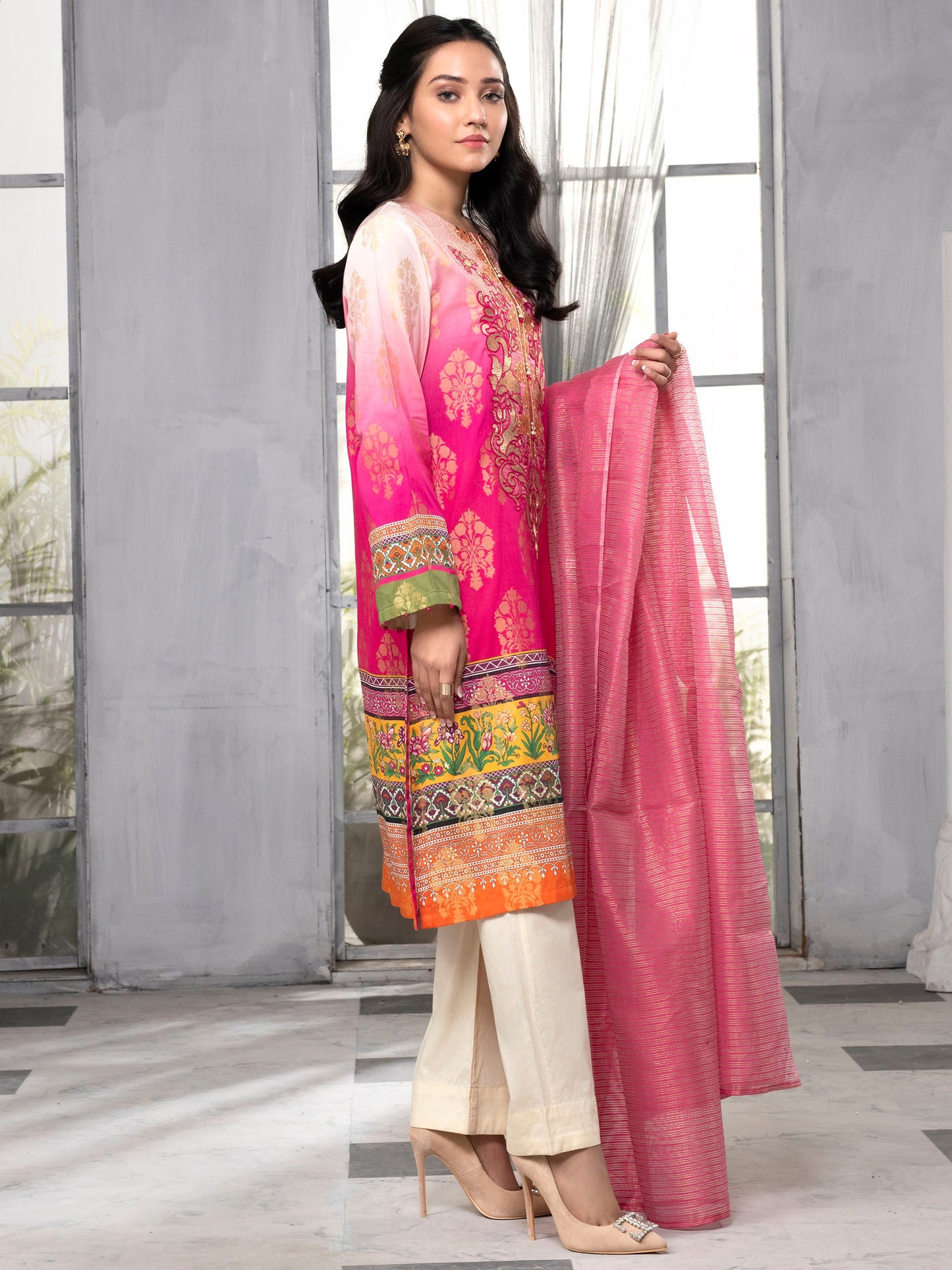 2 Piece Embroidered Jacquard Suit
