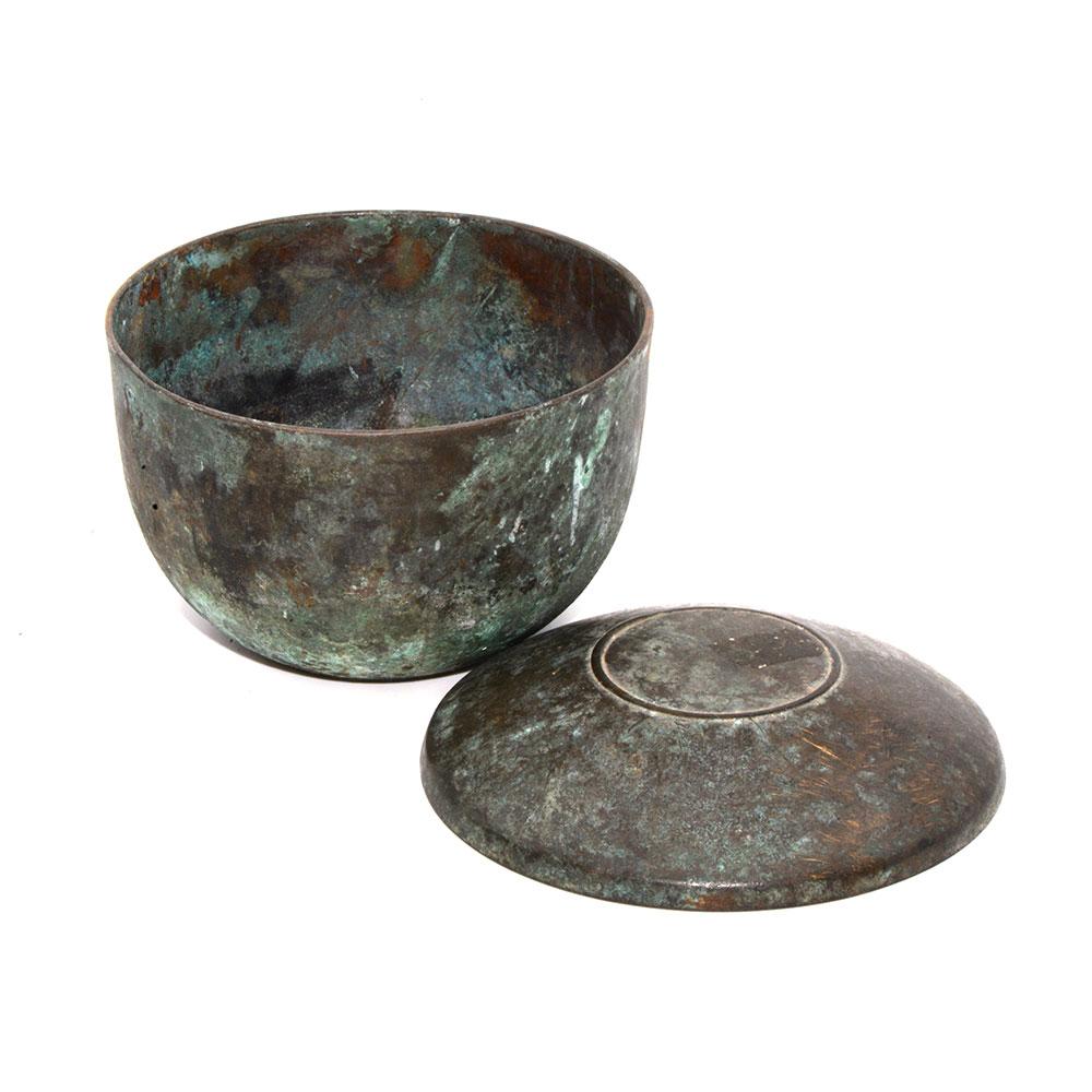 Ein Paar bronzene Deckelschalen aus der Tang-Dynastie, ca. 618 - 906 n. Chr.