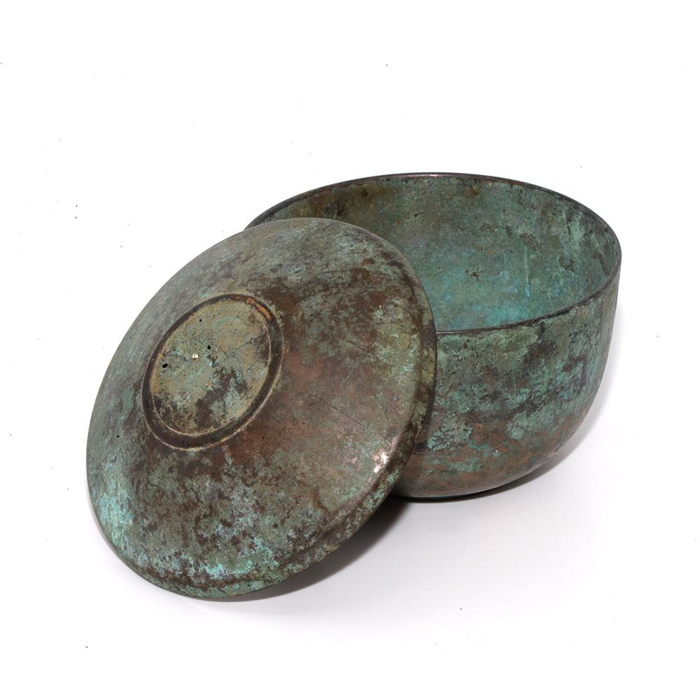 Ein Paar bronzene Deckelschalen aus der Tang-Dynastie, ca. 618 - 906 n. Chr.