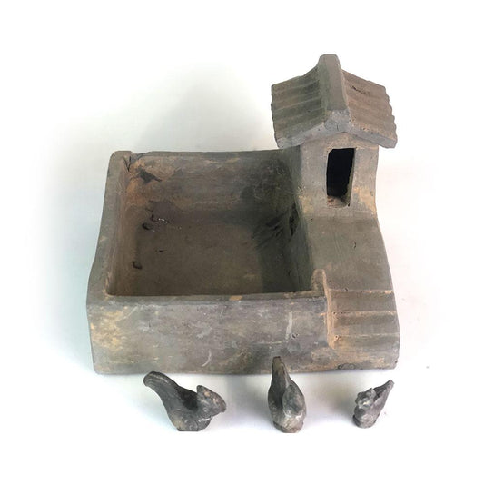 Ein chinesisches Hühnerstallmodell, Östliche Han-Dynastie, ca. 25–220 n. Chr.