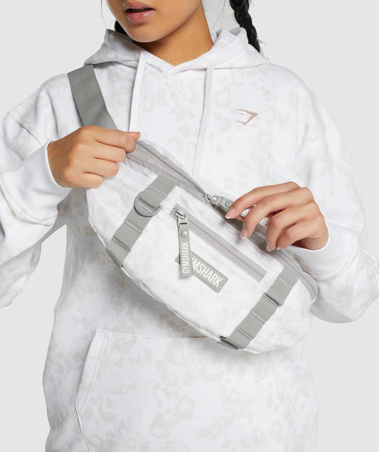 Gymshark Adapt Animal Sling Bag - White/Cream