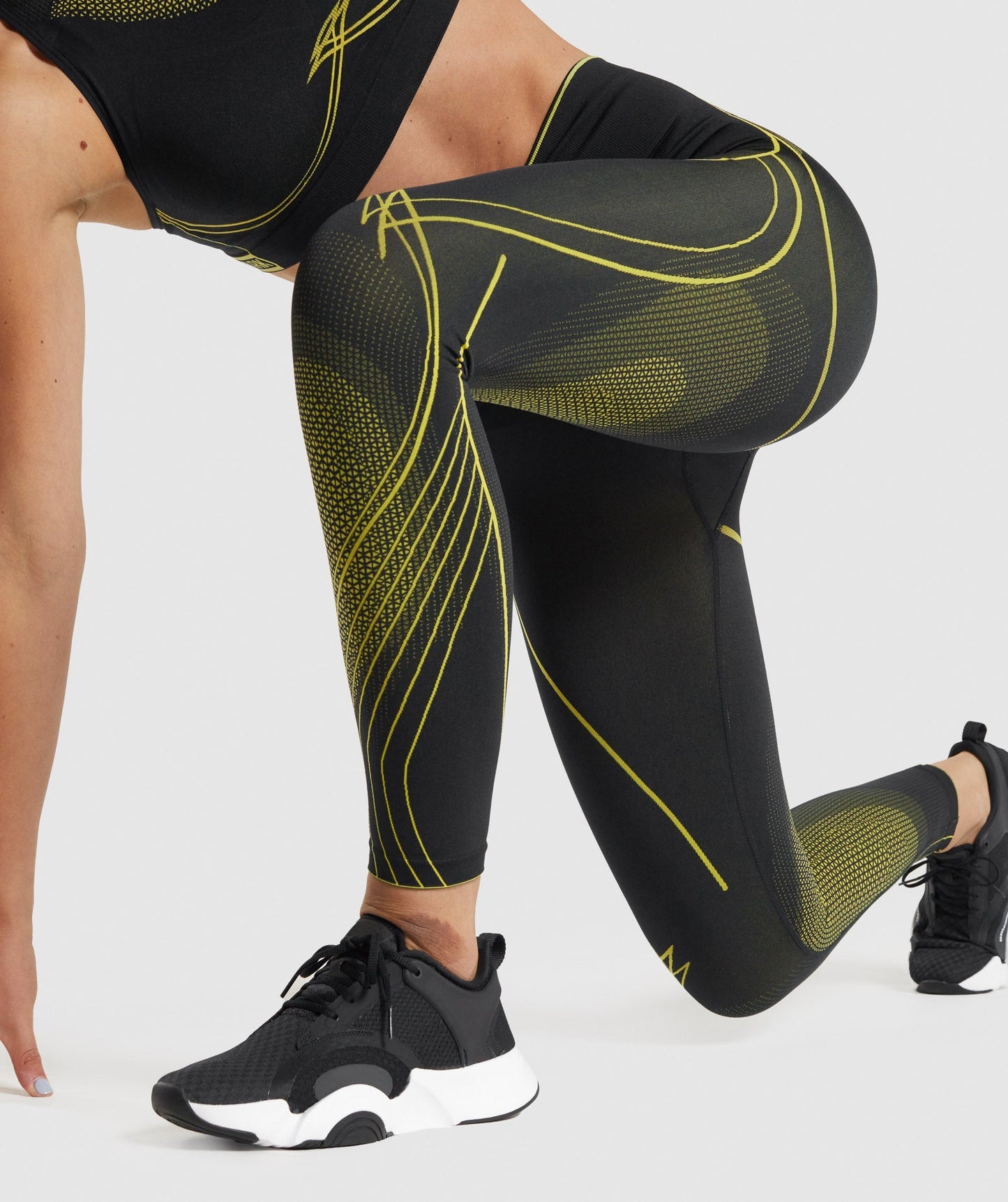 Gymshark Apex Seamless High Rise Leggings - Black/Yellow – Client 446 100K  products
