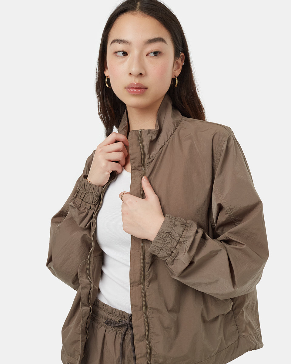 पुनर्नवीनीकृत नायलॉन शॉर्ट जैकेट