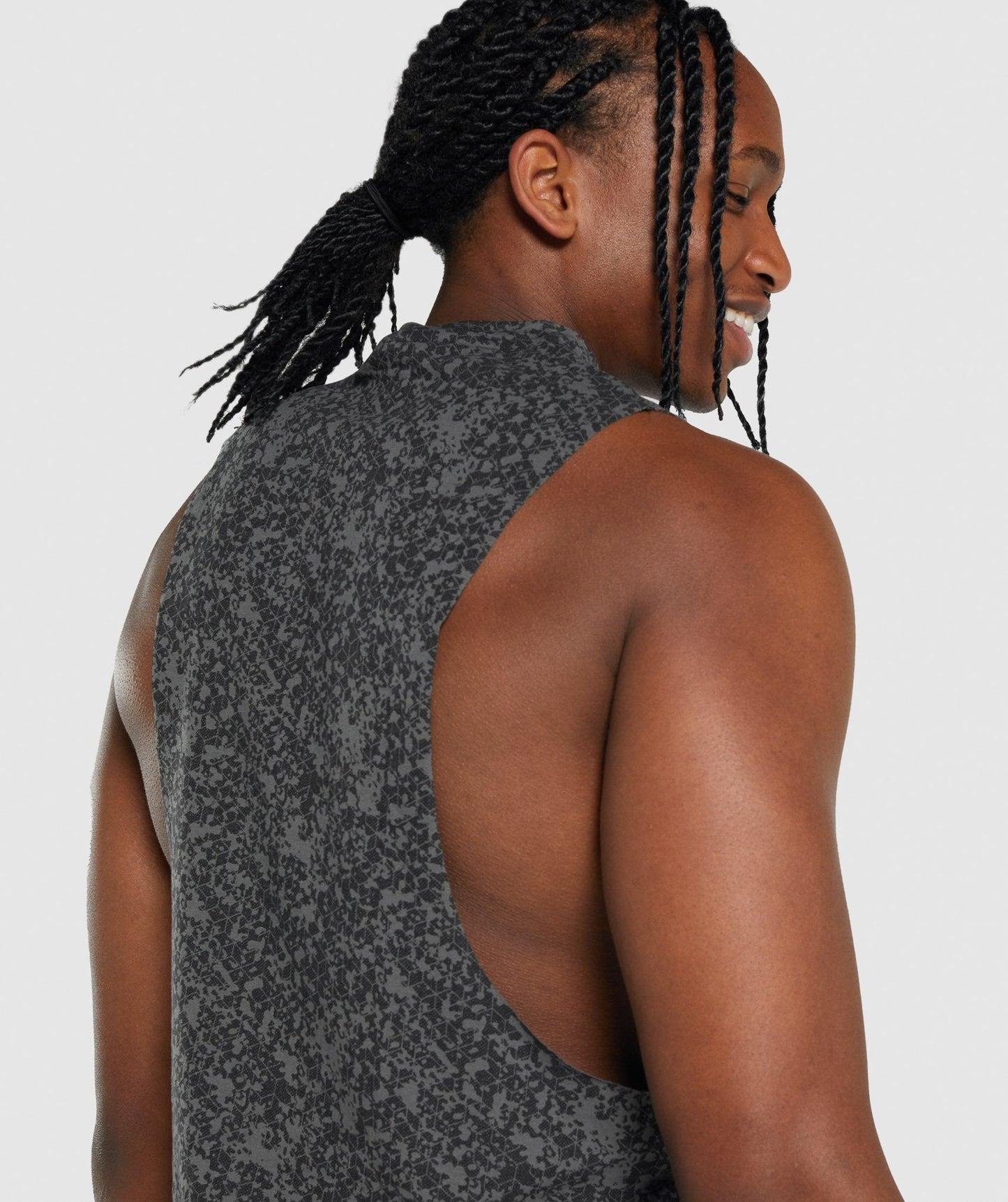 Gymshark Critical 2.0 Drop Arm Tank - Holzkohledruck