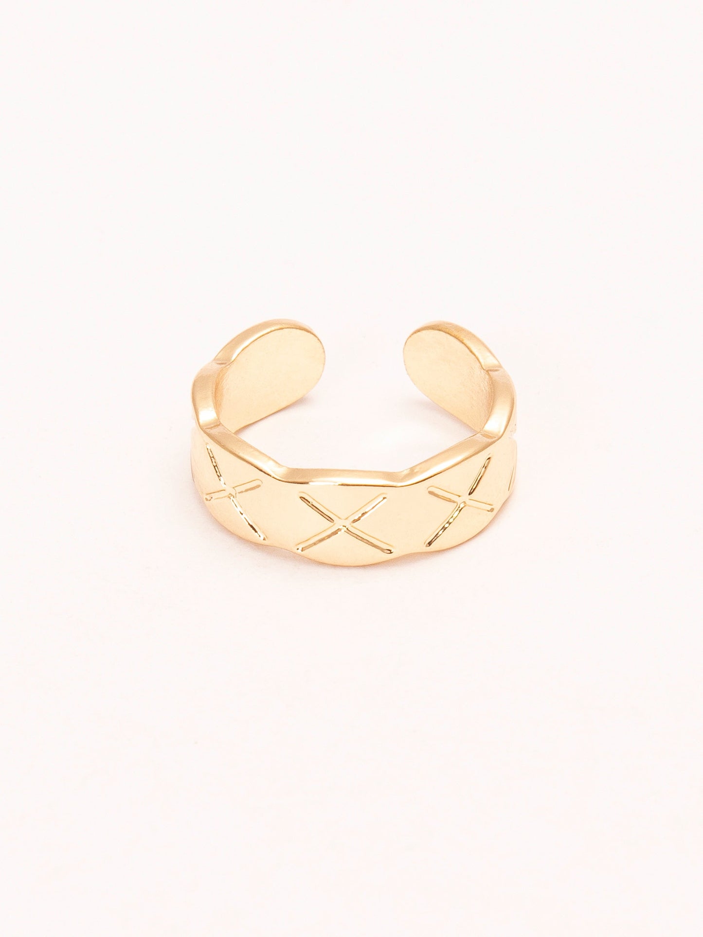 Criss-Cross Ring