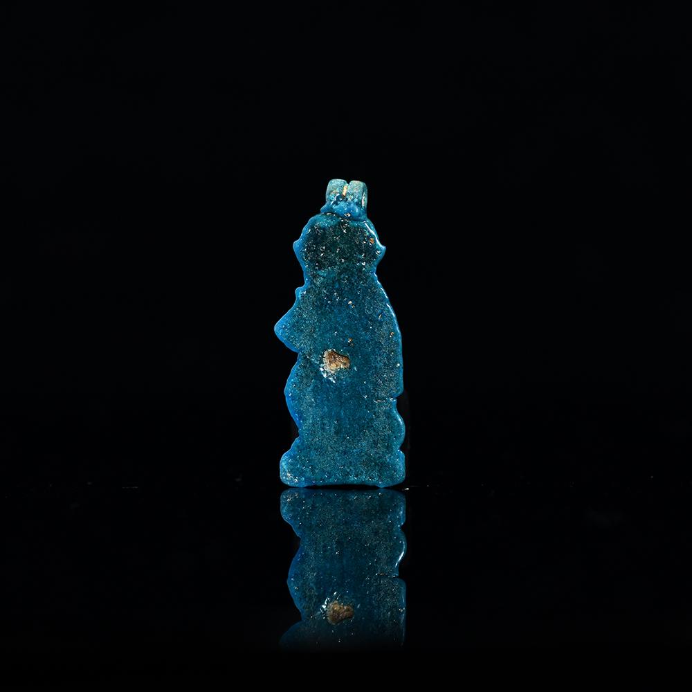 ایک مصری faience بابون تعویذ ، تیسرا انٹرمیڈیٹ پیریڈ ، 21 ویں خاندان ، CA. 900 - 700 قبل مسیح