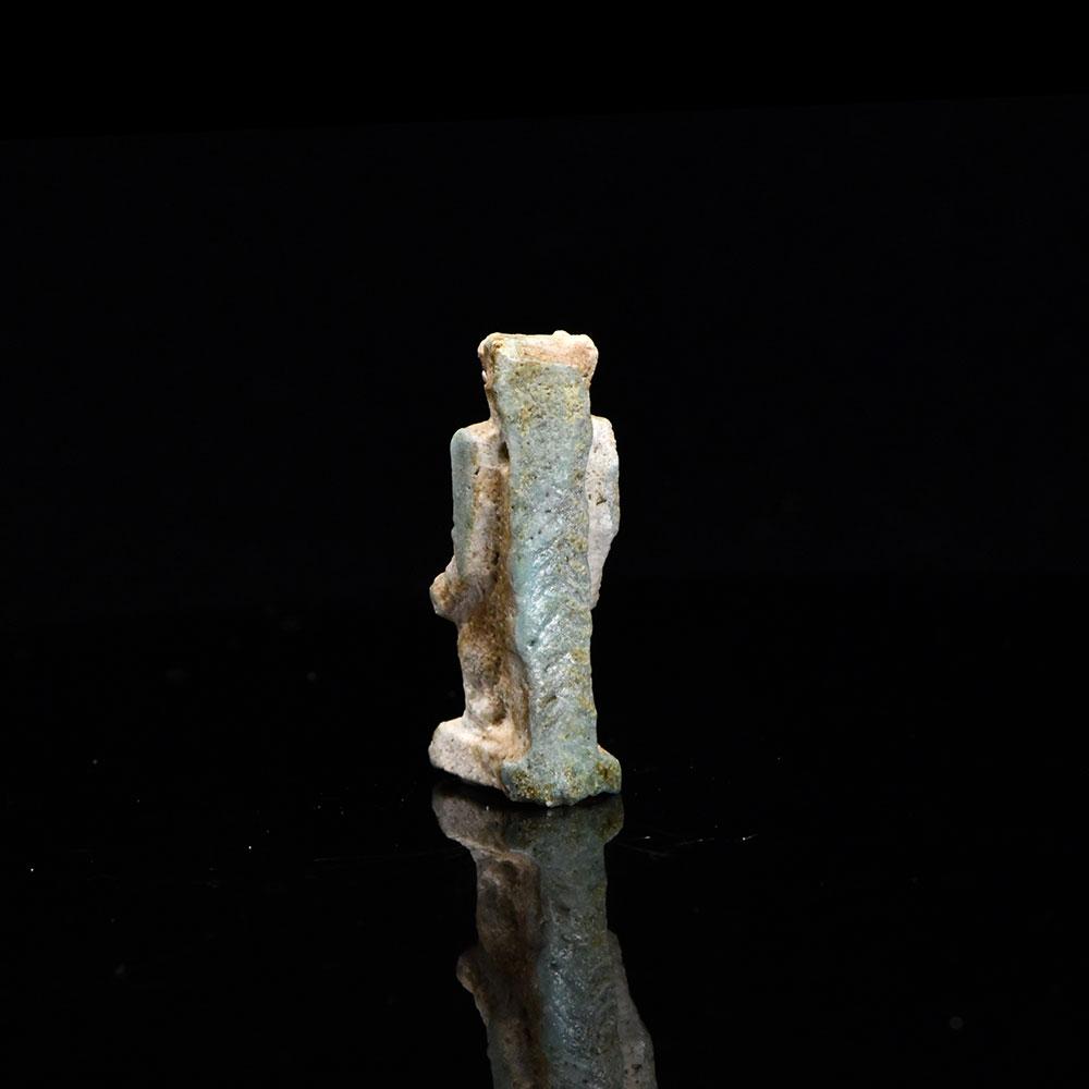 توریٹ کا ایک مصری فائنس تعویذ ، دیر سے مدت ، سی اے۔ 664 - 332 قبل مسیح