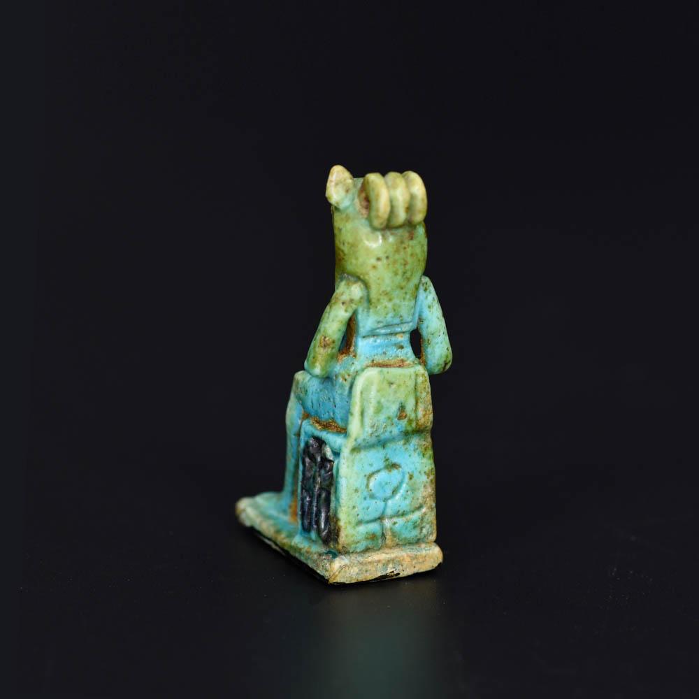 سیکمیٹ کا ایک مصری فائنس تعویذ ، ٹولیمیک پیریڈ ، سی اے۔ 300 - 30 قبل مسیح