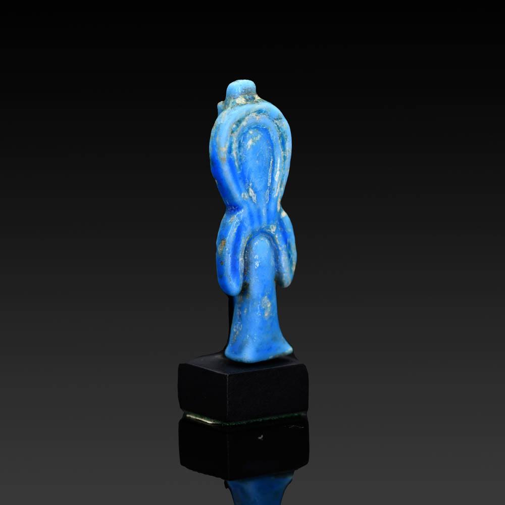 ایک شائع شدہ مصری faience isis گرہ ، دیر سے مدت ، CA. 664 - 332 قبل مسیح