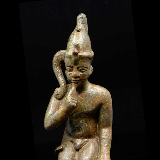 Eine ägyptische Bronzefigur des Harpokrates, Saite-Zeit, ca. 664 - 552 v. Chr.