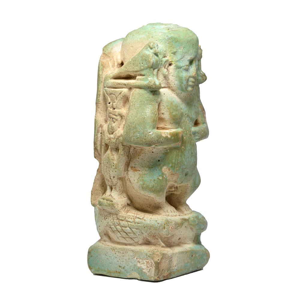 ایک مصری faience Cippus ، دیر سے مدت CA. 664-332 قبل مسیح