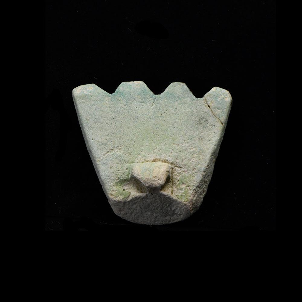 Ein großer ägyptischer Fayence-Kopfschmuck des Bes, Spätzeit, ca. 664 - 332 v. Chr.