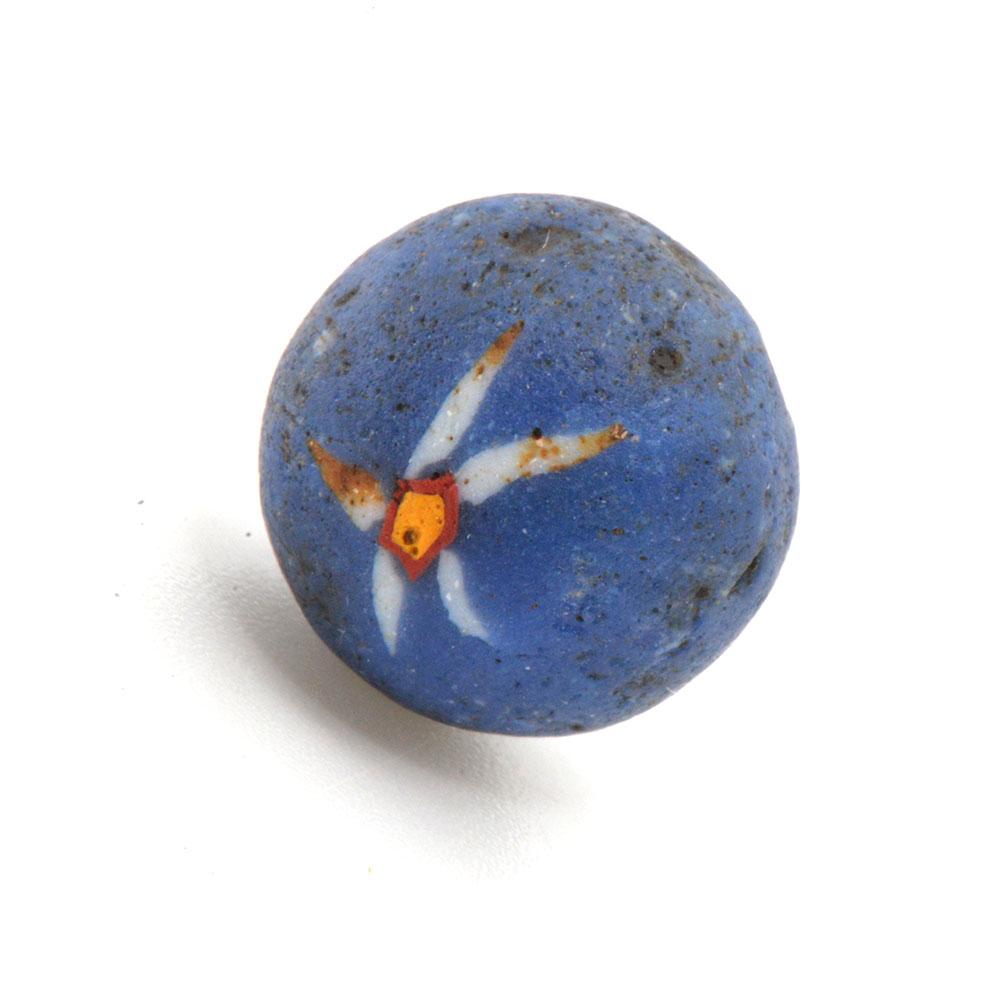 Ein ägyptisches Mosaikglas-Blumeninlay, ca. 1. Jahrhundert v. Chr./n. Chr.