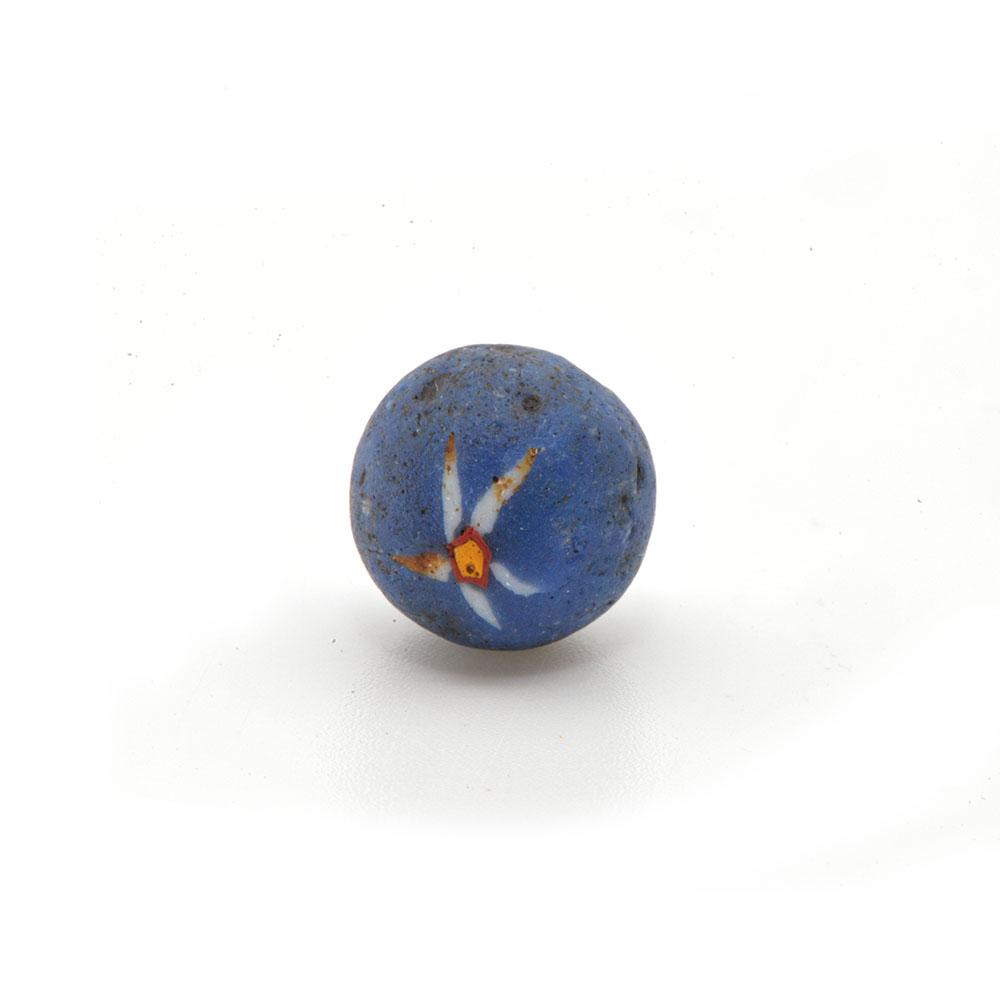 Ein ägyptisches Mosaikglas-Blumeninlay, ca. 1. Jahrhundert v. Chr./n. Chr.