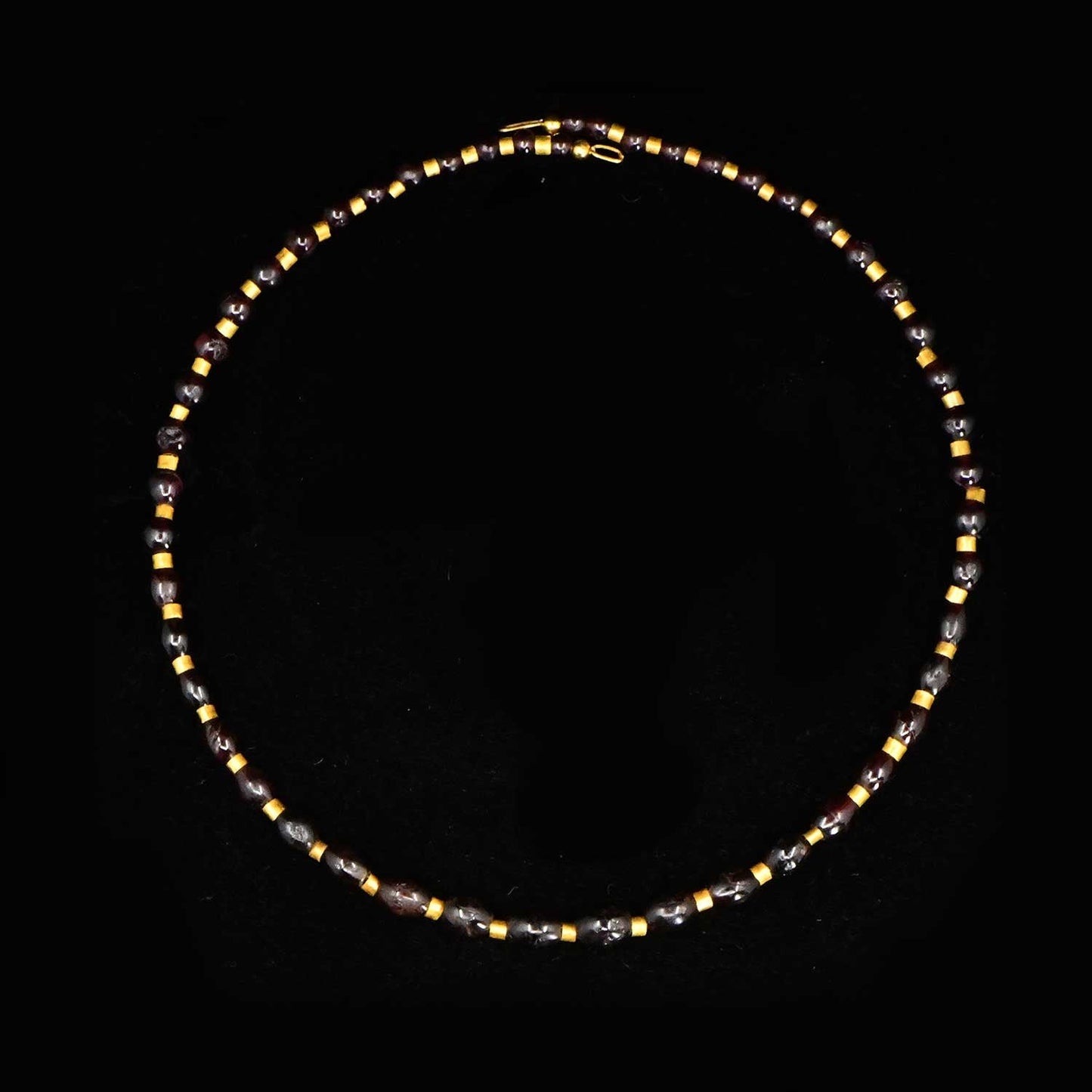 ایک مصری سونے اور گارنیٹ ہار ، مڈل کنگڈم ، سی اے۔ 2040 - 1786 قبل مسیح