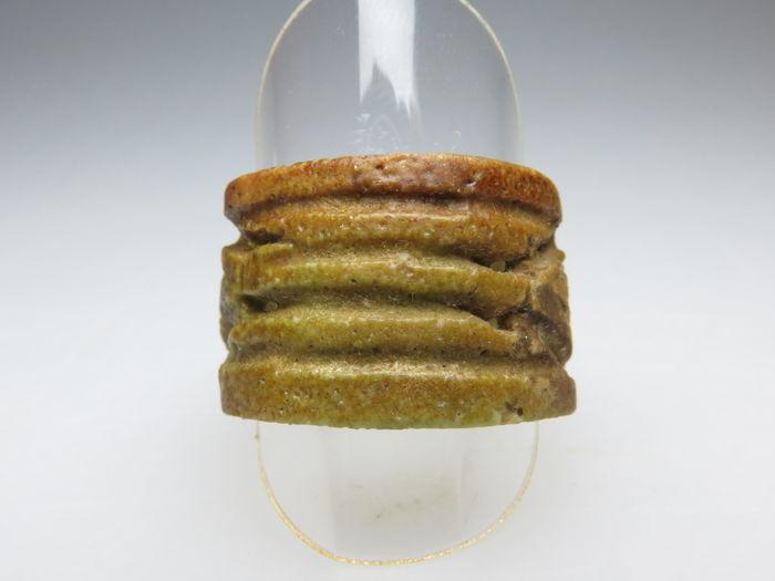 ایک مصری فائنس اوپن ورک رنگ ، 21 ویں خاندان ، سی اے۔ 1069-945 قبل مسیح