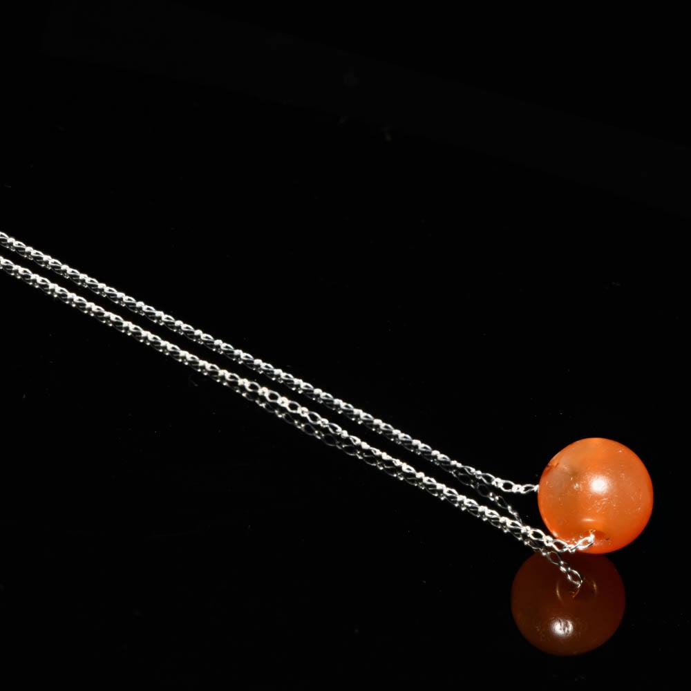 ایک مصری کارنیلین مالا ایک لاکٹ ، مڈل کنگڈم ، سی اے کے طور پر قائم کیا گیا ہے۔ 2017 - 1750 قبل مسیح