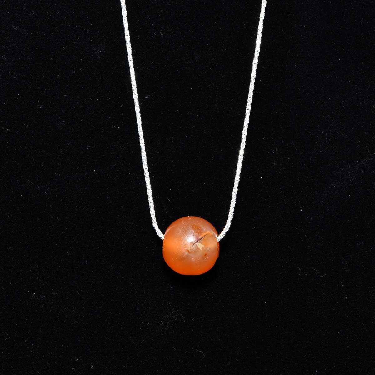 ایک مصری کارنیلین مالا ایک لاکٹ ، مڈل کنگڈم ، سی اے کے طور پر قائم کیا گیا ہے۔ 2017 - 1750 قبل مسیح