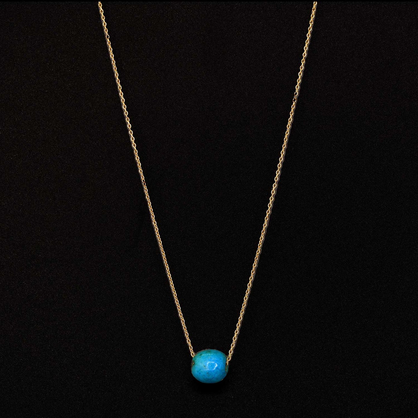 Ein ägyptischer Fayence-Kugelperlenanhänger, Mittleres Reich, ca. 2141 - 2122 v. Chr.