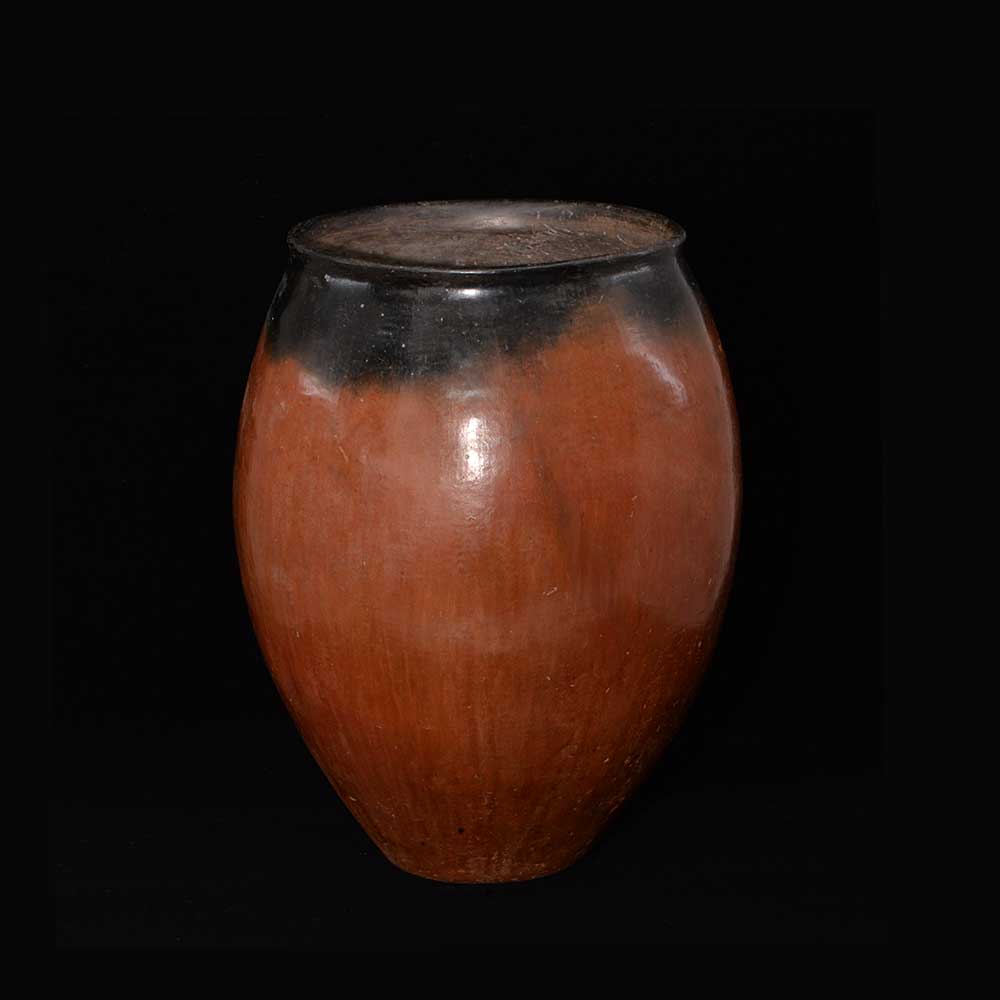 ایک بڑا مصری سیاہ فام ریڈویئر برتن ، پری ڈینسٹک پیریڈ ، 3600-3400 قبل مسیح